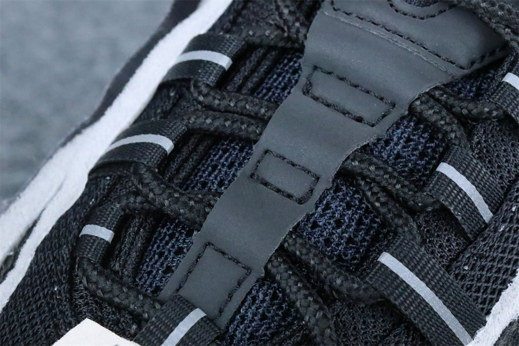 Comme des Garçons x Air Max 95 'Grey'