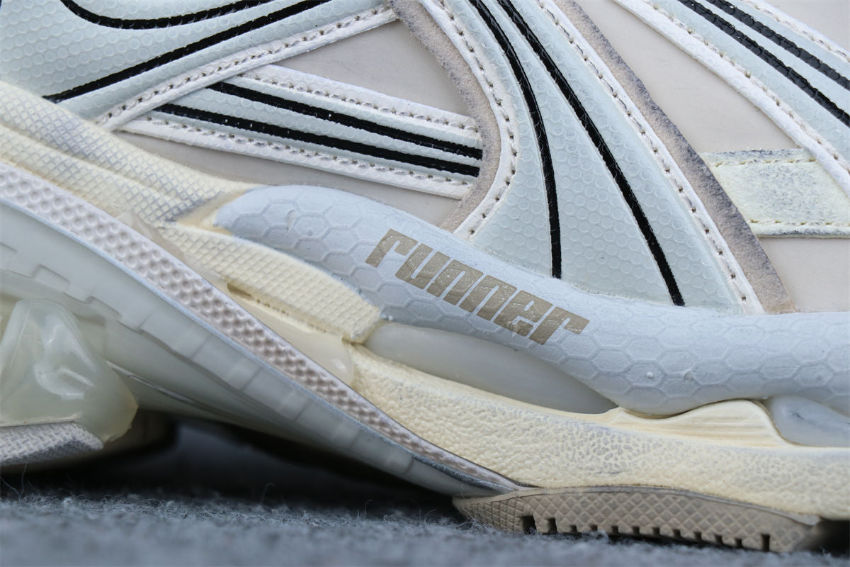 Balenciaga Wmns Runner 'Worn-Out - Beige'
