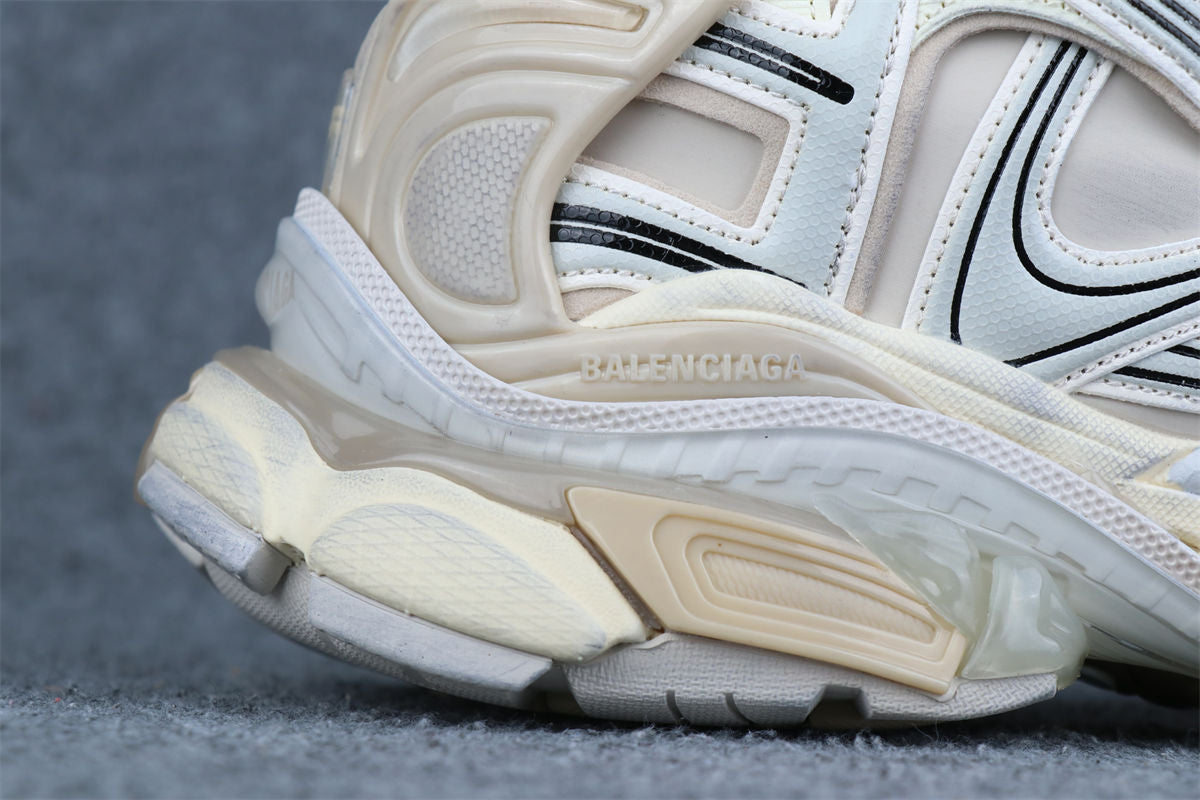 Balenciaga Wmns Runner 'Worn-Out - Beige'