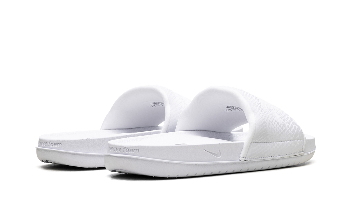 Kobe Offcourt Slide "Triple White" 100 IF2870